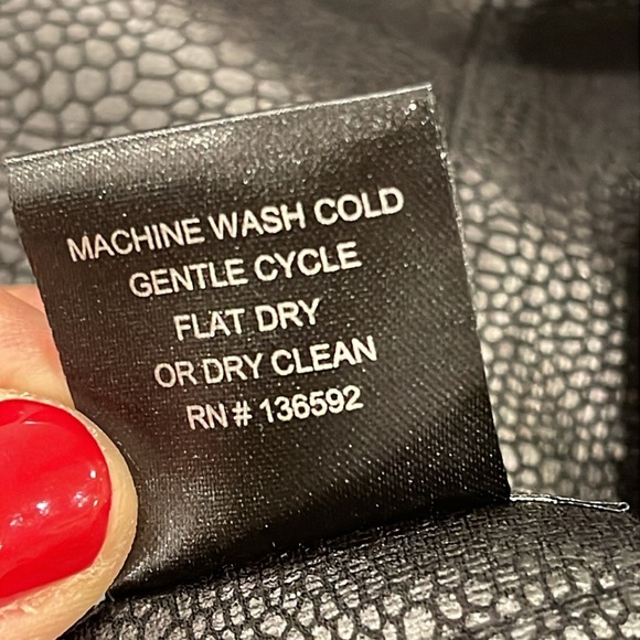 Virtue Black Faux Leather Skirt - Size 8 - Picture 10 of 10